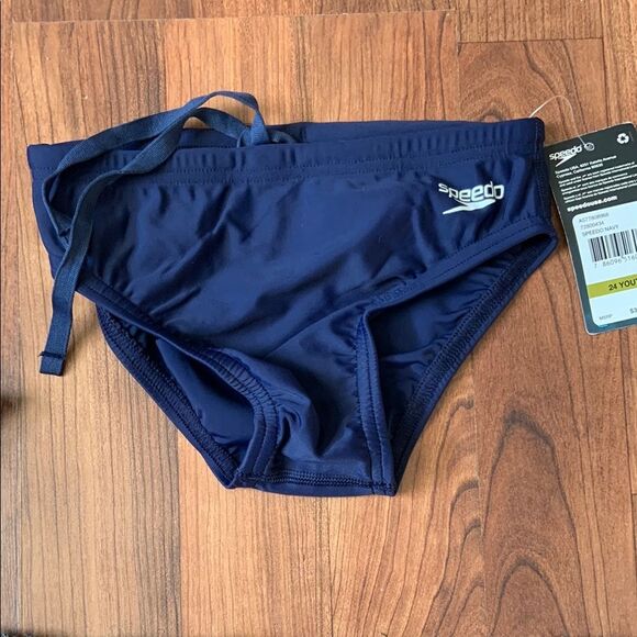 Speedo Competitive Youth ML Navy Swim Briefs Sz 24 - Picture 1 of 6